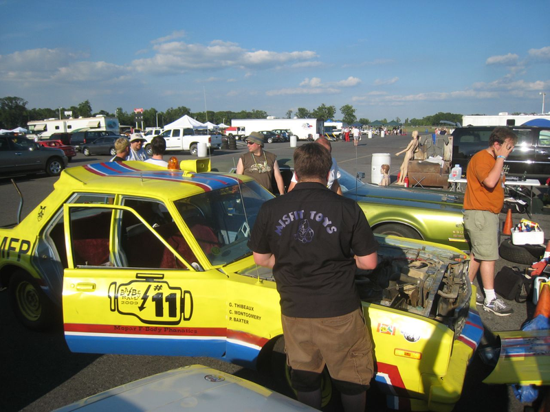 Illustration for article titled Break Out The Calendars: LeMons Versus BABE Rally Cars At The Dragstrip!